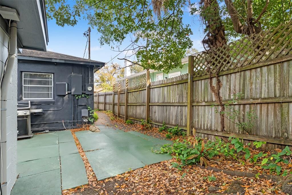 For Rent: $3,500 (4 beds, 3 baths, 1570 Square Feet)