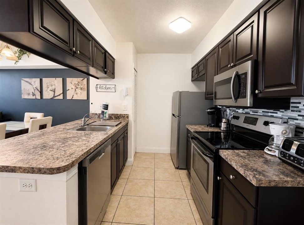 For Sale: $199,000 (3 beds, 2 baths, 1287 Square Feet)