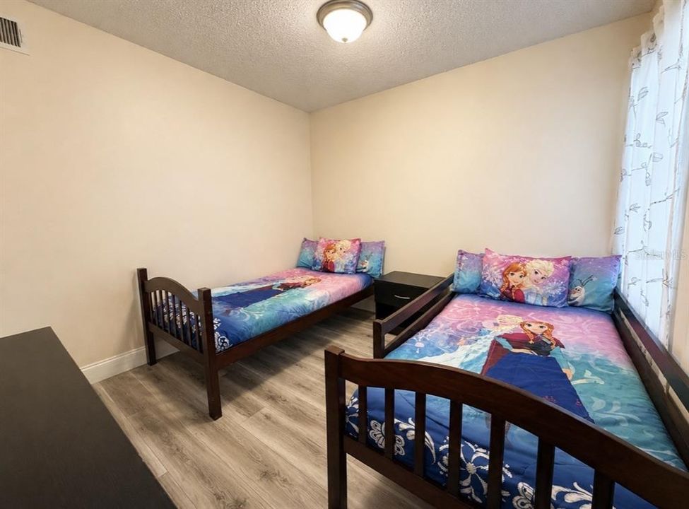 For Sale: $199,000 (3 beds, 2 baths, 1287 Square Feet)