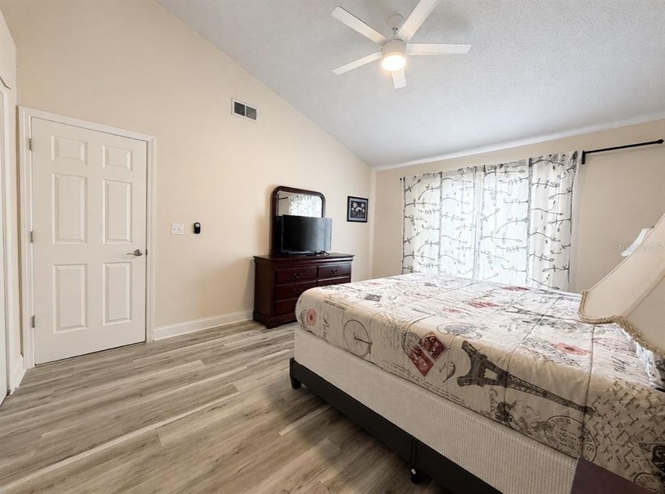 For Sale: $199,000 (3 beds, 2 baths, 1287 Square Feet)