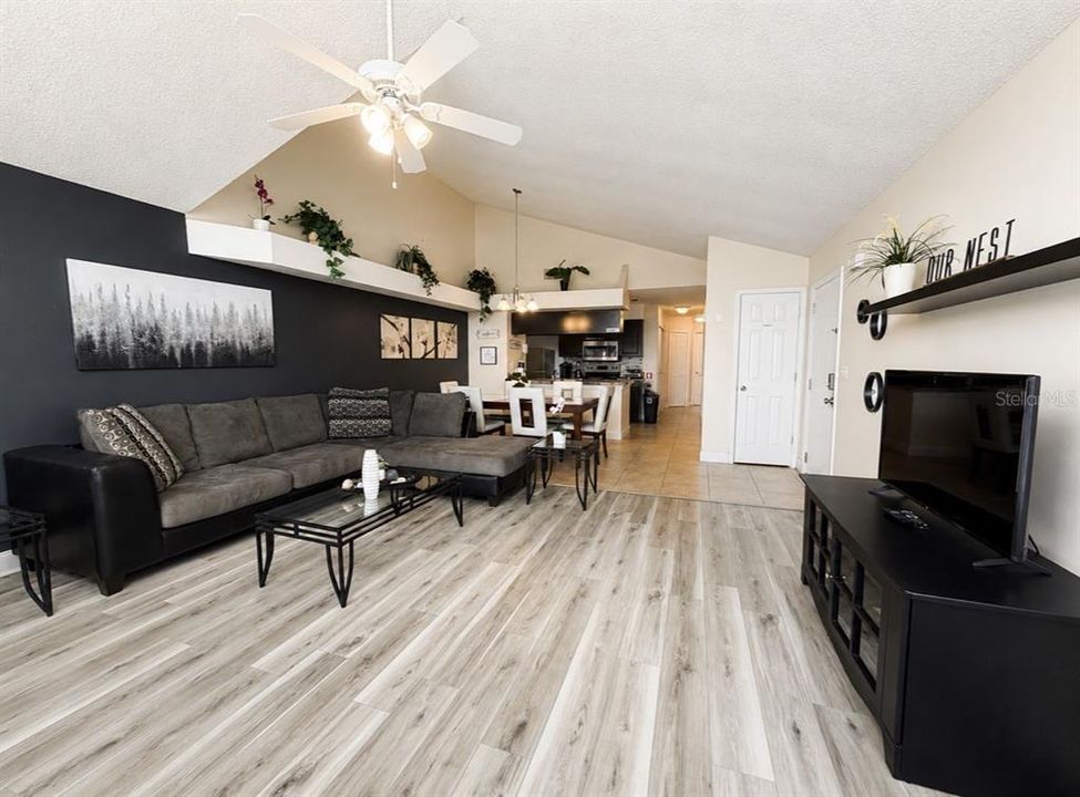 For Sale: $199,000 (3 beds, 2 baths, 1287 Square Feet)