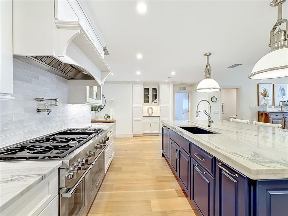 For Sale: $3,950,000 (3 beds, 3 baths, 2645 Square Feet)
