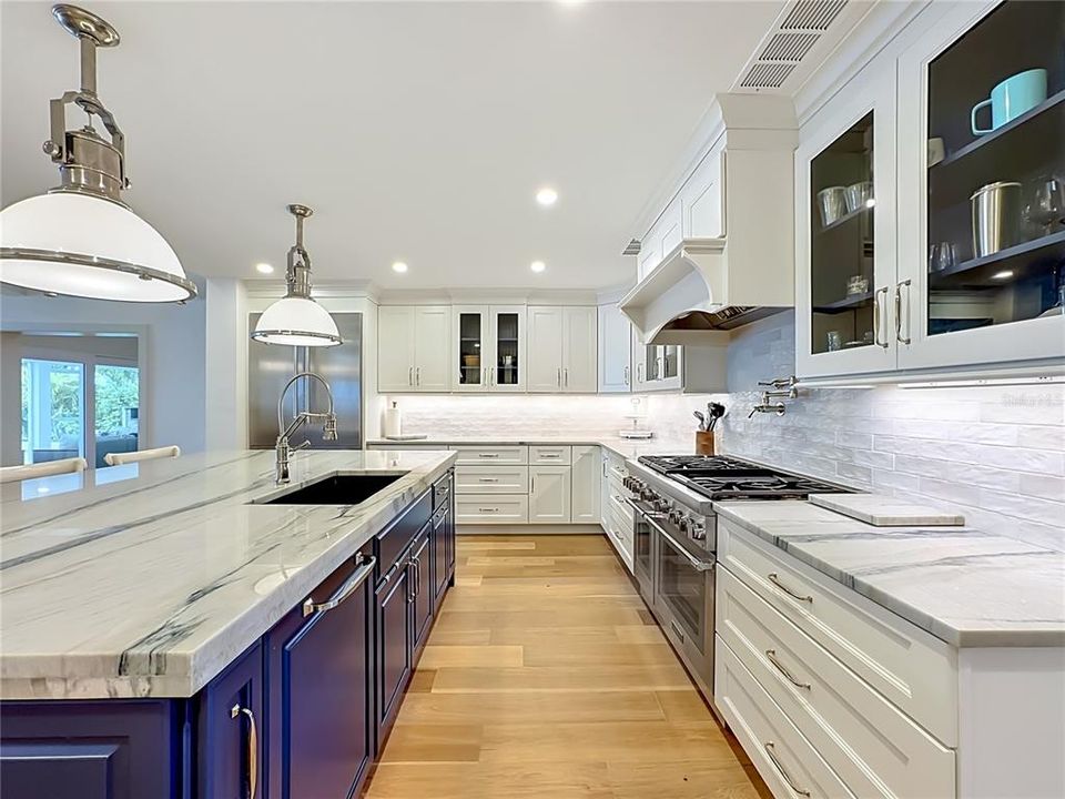 For Sale: $3,950,000 (3 beds, 3 baths, 2645 Square Feet)