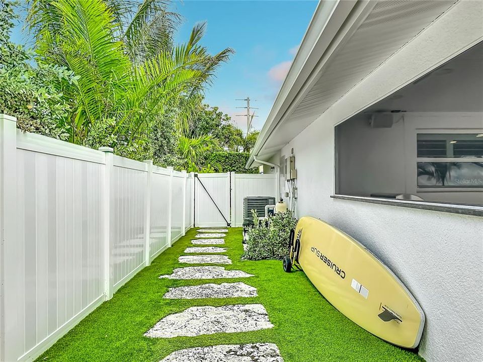 For Sale: $3,950,000 (3 beds, 3 baths, 2645 Square Feet)