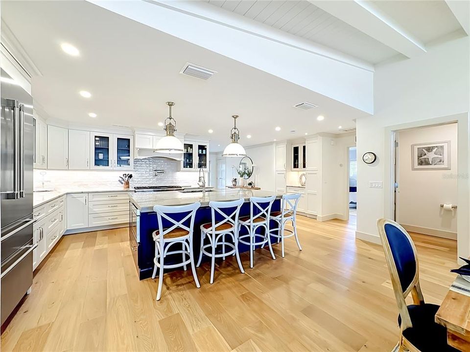 For Sale: $3,950,000 (3 beds, 3 baths, 2645 Square Feet)