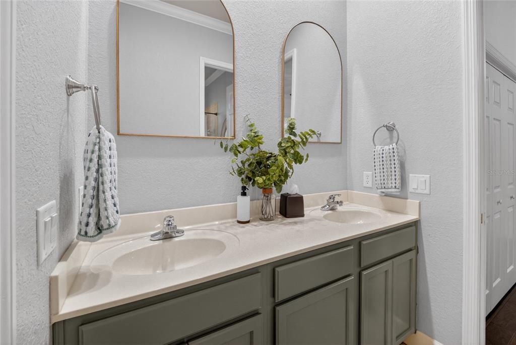 For Sale: $525,000 (3 beds, 3 baths, 2753 Square Feet)