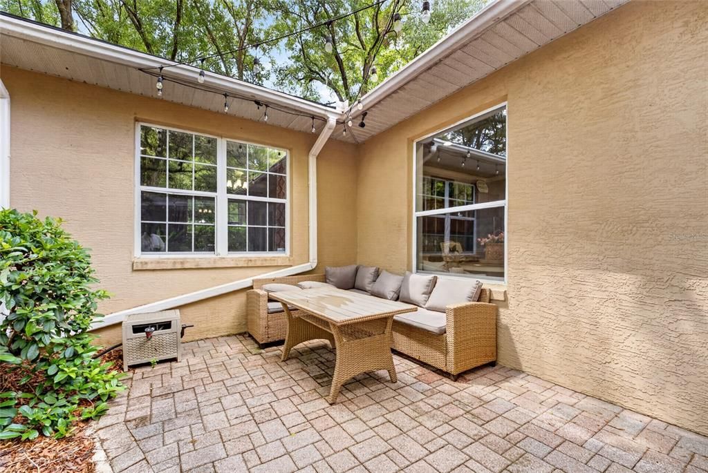 For Sale: $525,000 (3 beds, 3 baths, 2753 Square Feet)