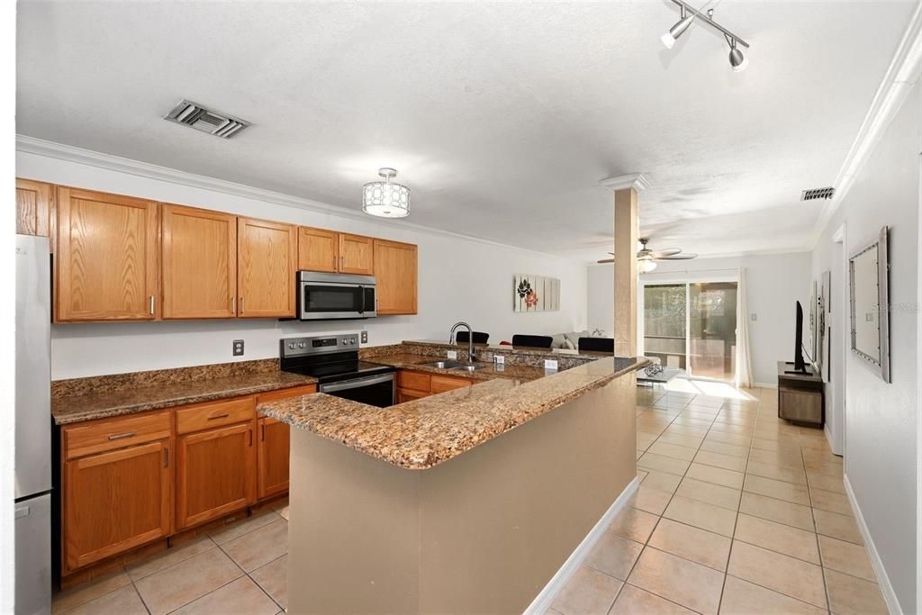 For Rent: $2,250 (2 beds, 2 baths, 957 Square Feet)