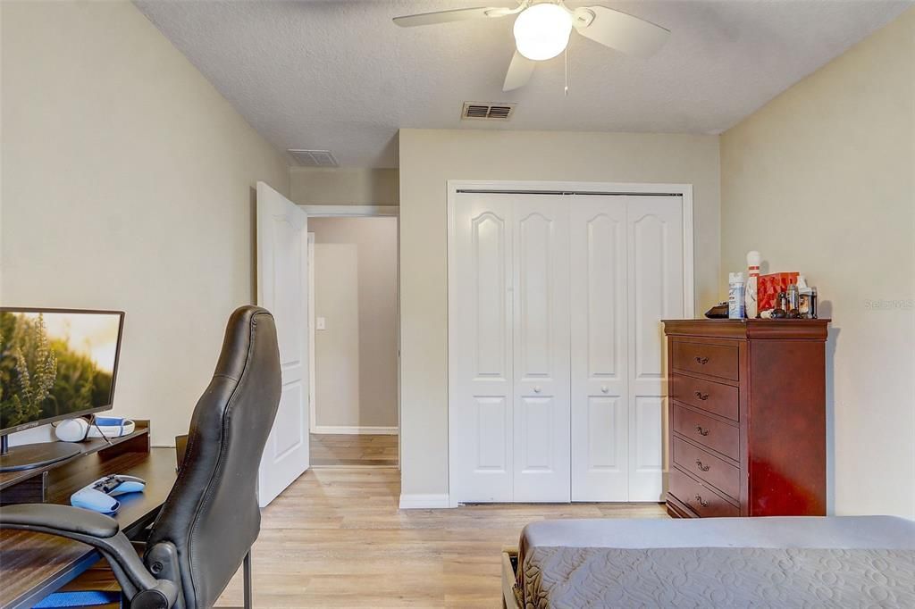 For Sale: $359,995 (4 beds, 2 baths, 1912 Square Feet)