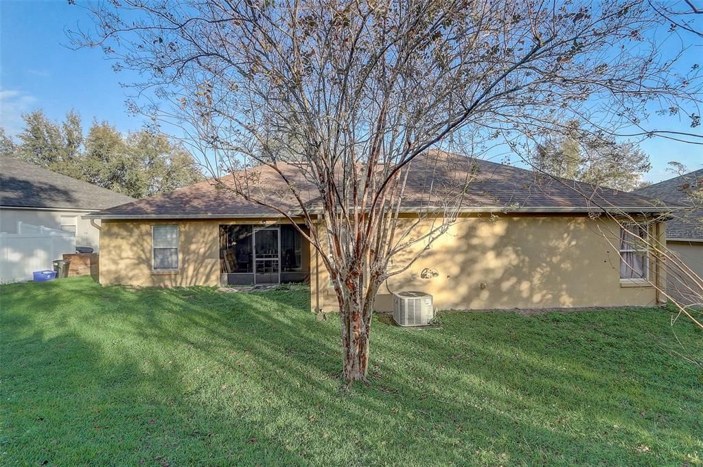 For Sale: $359,995 (4 beds, 2 baths, 1912 Square Feet)