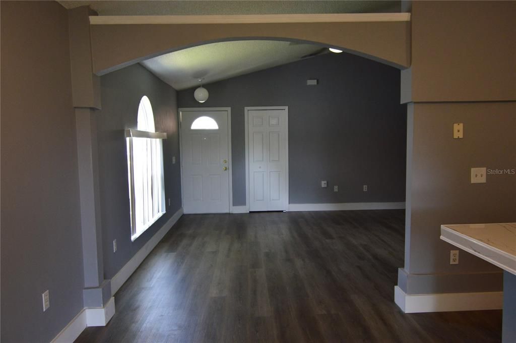 For Sale: $359,000 (3 beds, 2 baths, 1222 Square Feet)