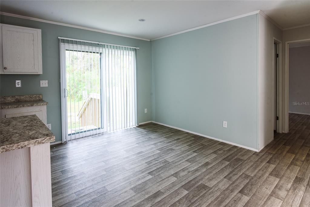 For Rent: $1,900 (3 beds, 2 baths, 1568 Square Feet)
