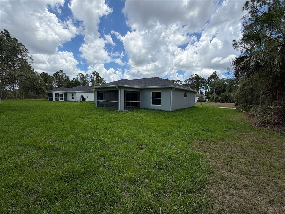 Active With Contract: $325,000 (3 beds, 2 baths, 1437 Square Feet)