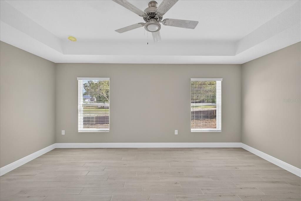 Activo con contrato: $335,000 (3 camas, 2 baños, 1686 Pies cuadrados)