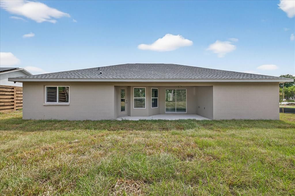 Activo con contrato: $335,000 (3 camas, 2 baños, 1686 Pies cuadrados)