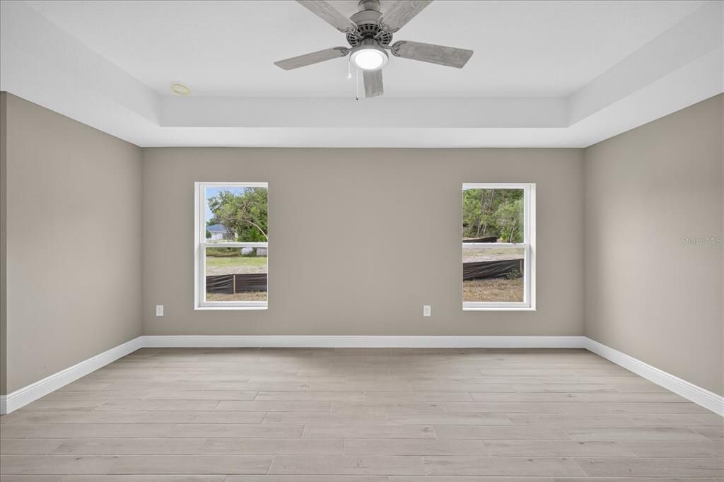 Activo con contrato: $335,000 (3 camas, 2 baños, 1686 Pies cuadrados)