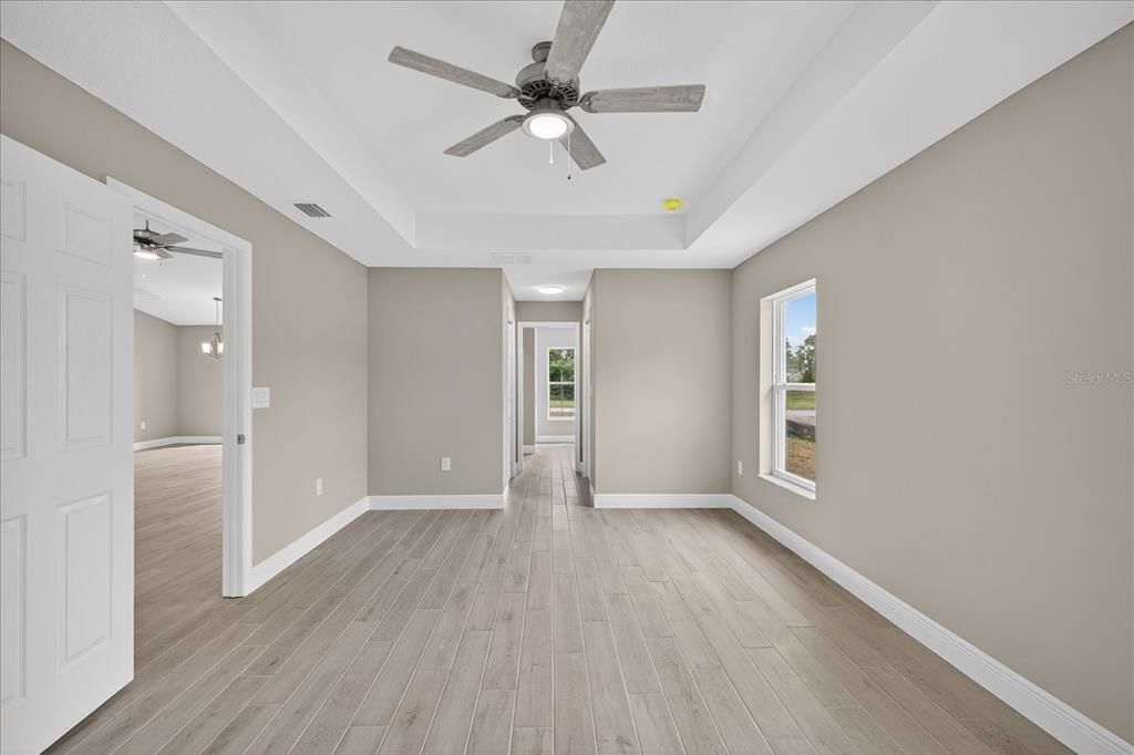 Activo con contrato: $335,000 (3 camas, 2 baños, 1686 Pies cuadrados)