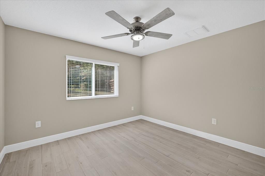 Activo con contrato: $335,000 (3 camas, 2 baños, 1686 Pies cuadrados)