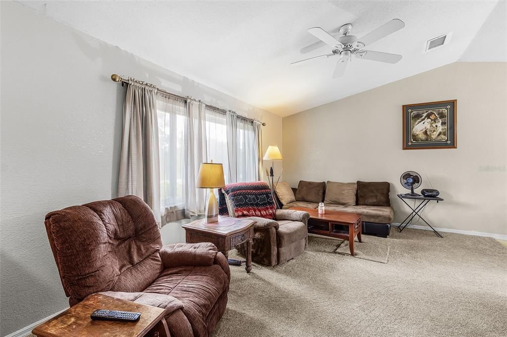 En Venta: $359,000 (3 camas, 2 baños, 1448 Pies cuadrados)