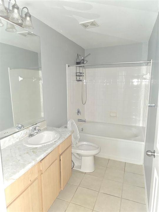В аренду: $1,700 (2 спален, 2 ванн, 1127 Квадратных фут)
