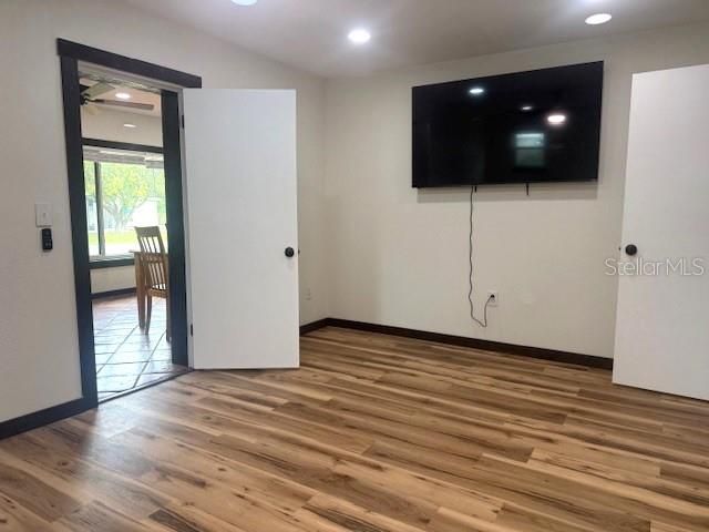 For Rent: $2,300 (2 beds, 2 baths, 1271 Square Feet)