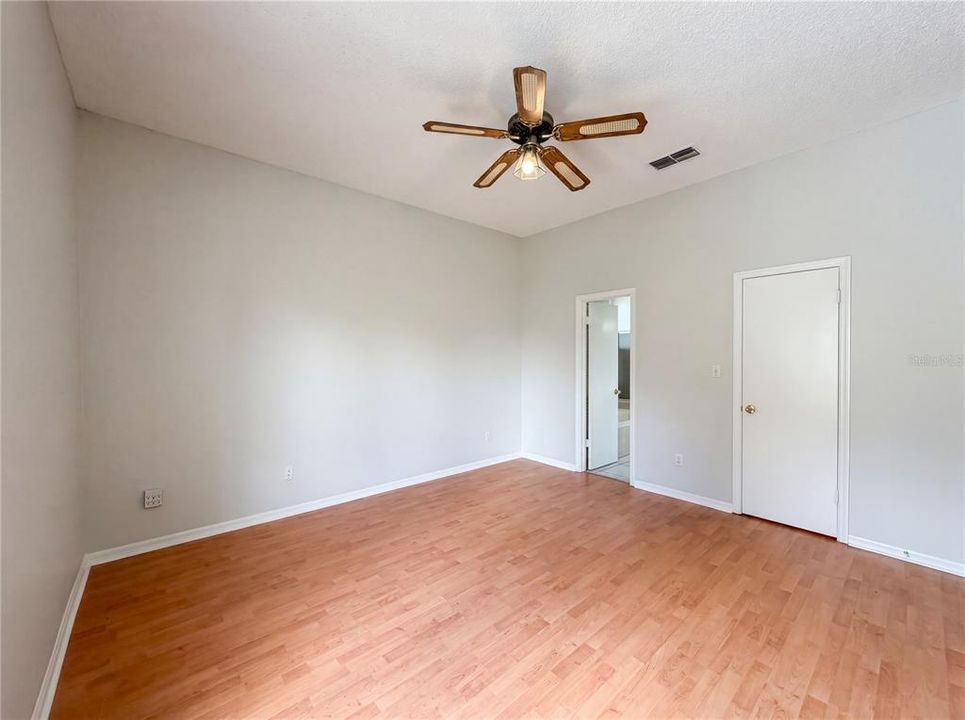 En Venta: $300,000 (3 camas, 2 baños, 1286 Pies cuadrados)