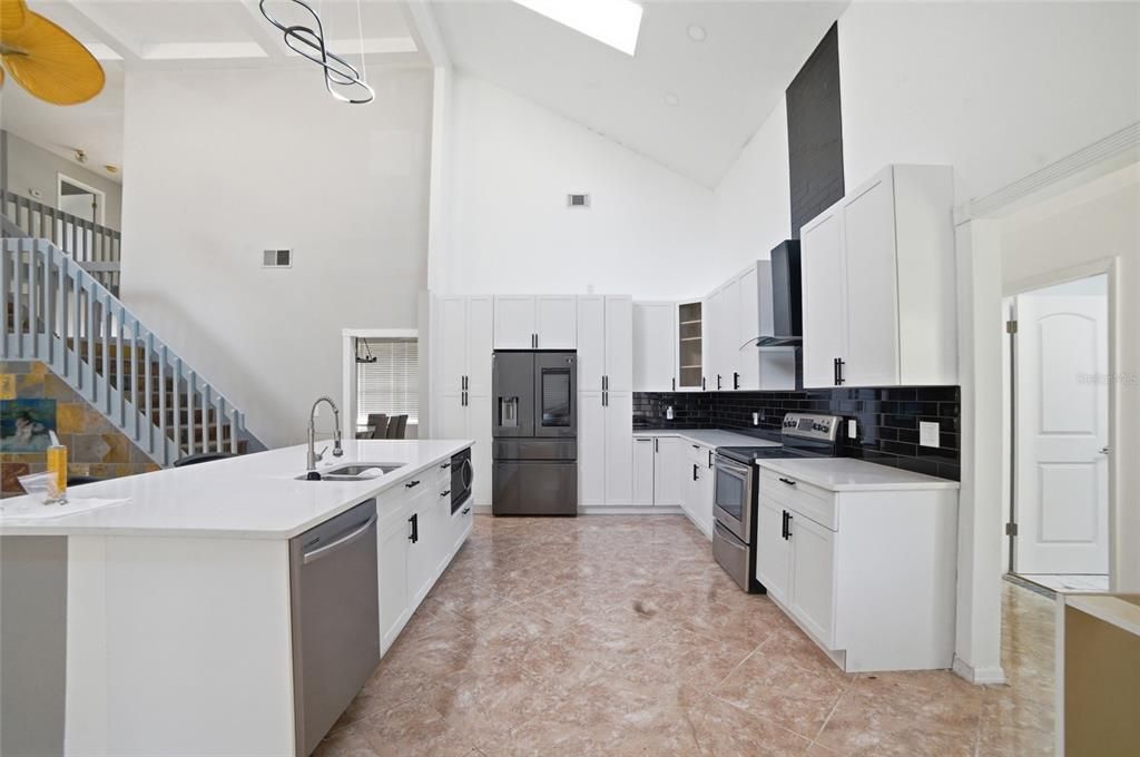 For Sale: $715,000 (4 beds, 3 baths, 2911 Square Feet)