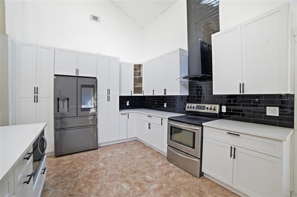 For Sale: $715,000 (4 beds, 3 baths, 2911 Square Feet)
