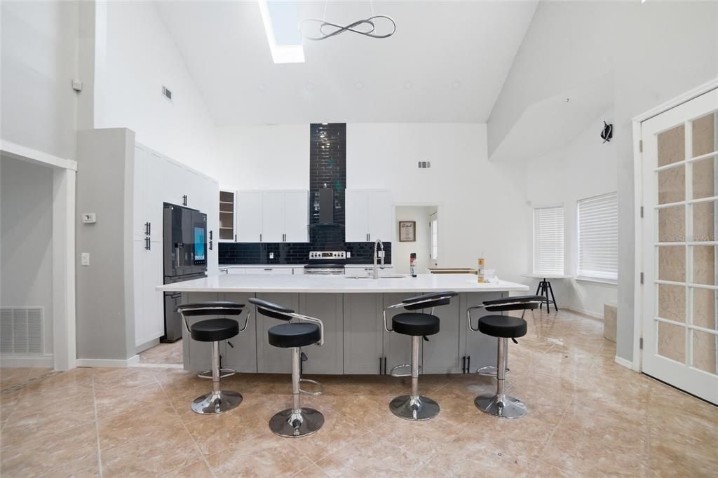 For Sale: $715,000 (4 beds, 3 baths, 2911 Square Feet)