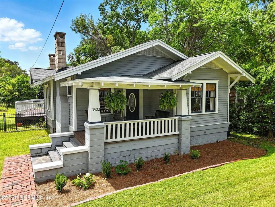 For Sale: $435,000 (2 beds, 2 baths, 1277 Square Feet)