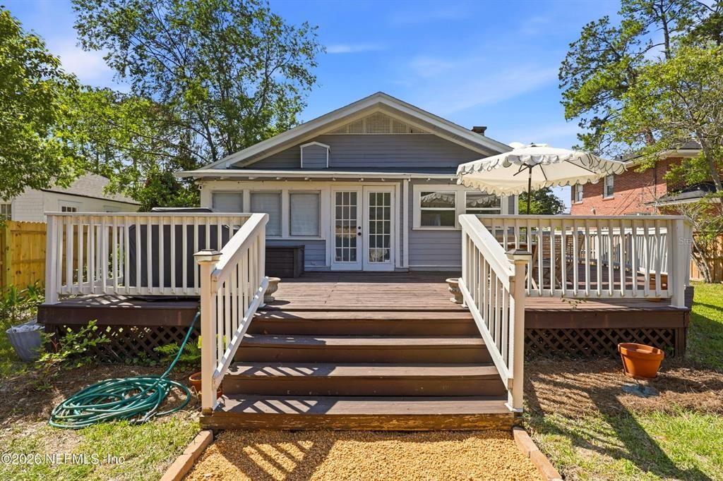 For Sale: $435,000 (2 beds, 2 baths, 1277 Square Feet)
