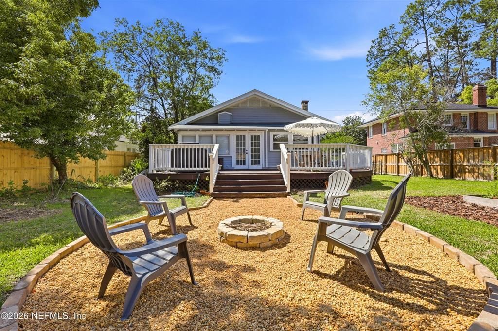 For Sale: $435,000 (2 beds, 2 baths, 1277 Square Feet)