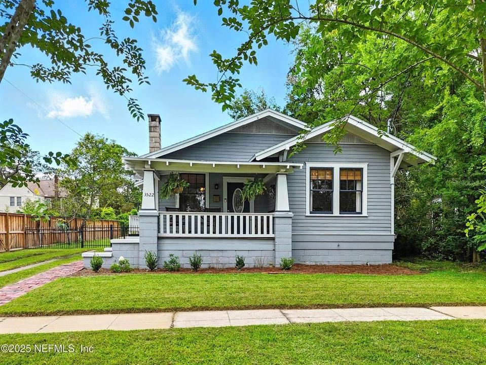 For Sale: $435,000 (2 beds, 2 baths, 1277 Square Feet)