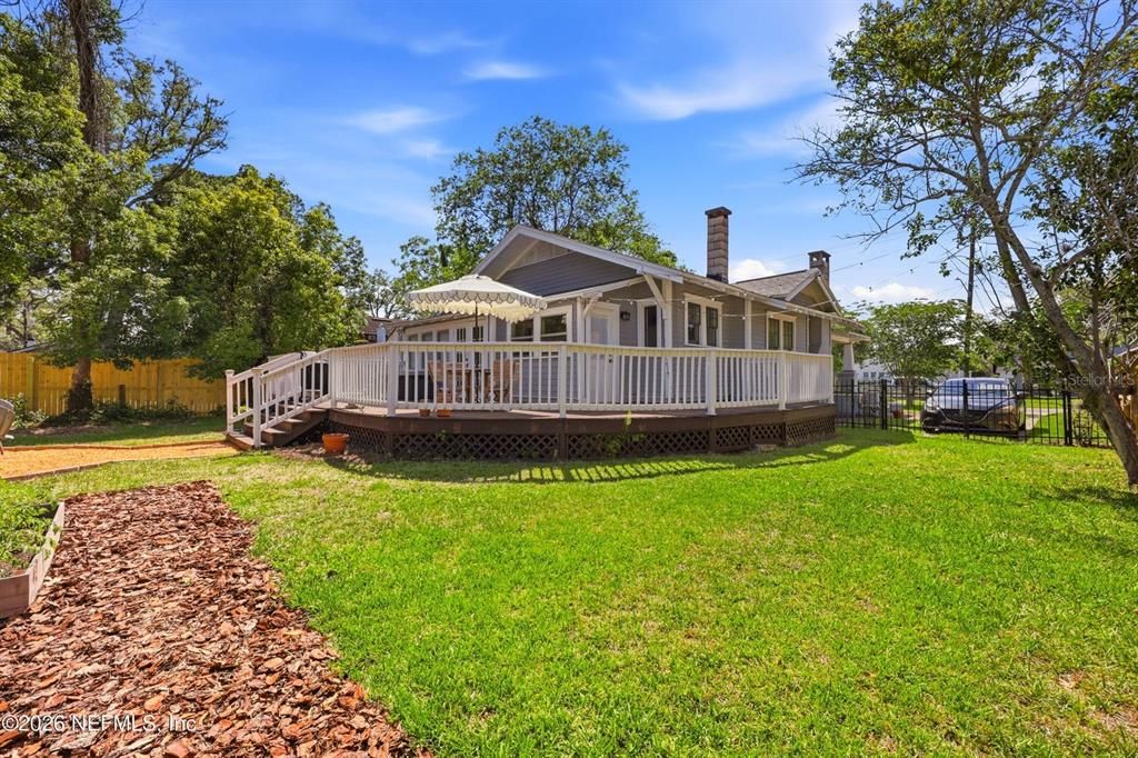 For Sale: $435,000 (2 beds, 2 baths, 1277 Square Feet)