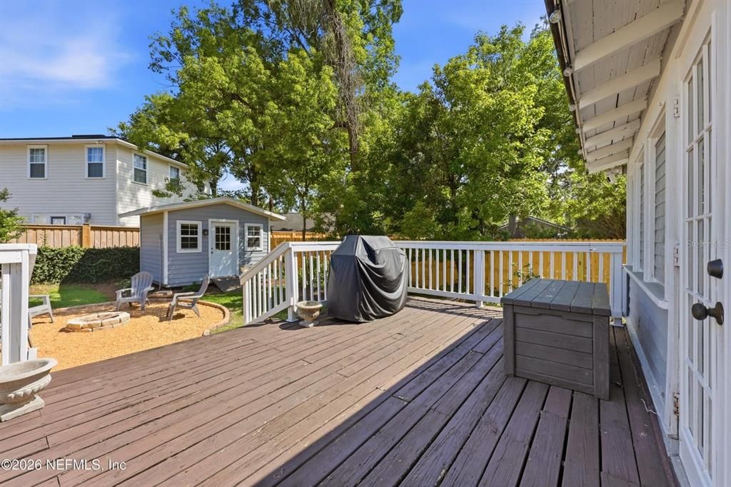 For Sale: $435,000 (2 beds, 2 baths, 1277 Square Feet)