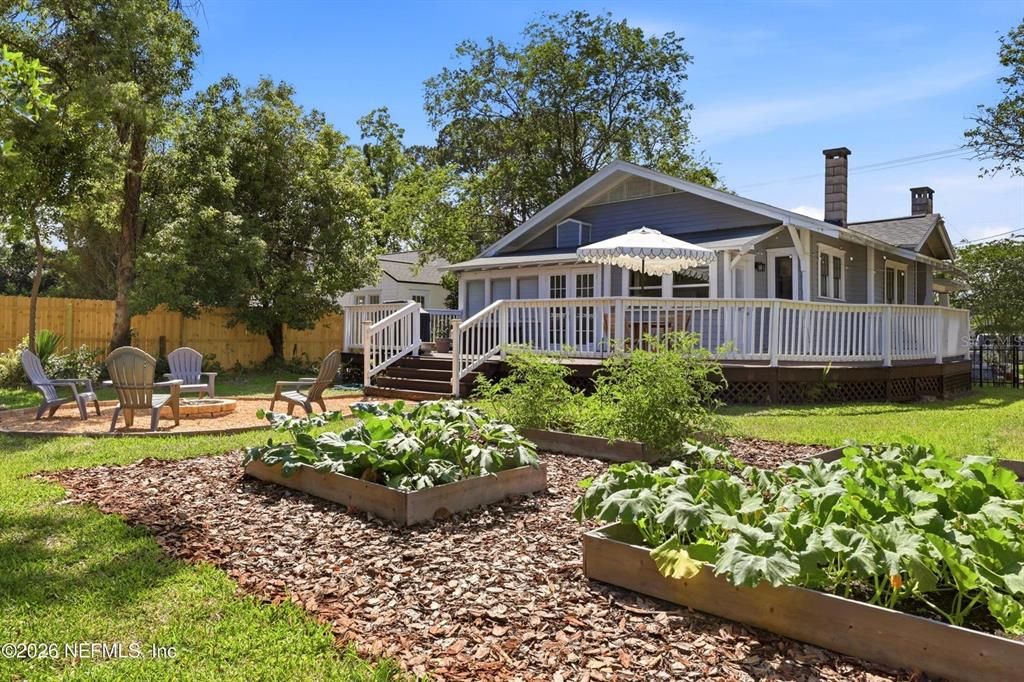 For Sale: $435,000 (2 beds, 2 baths, 1277 Square Feet)