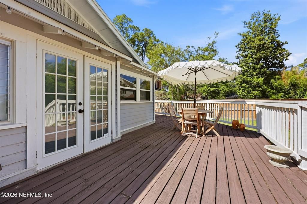 For Sale: $435,000 (2 beds, 2 baths, 1277 Square Feet)