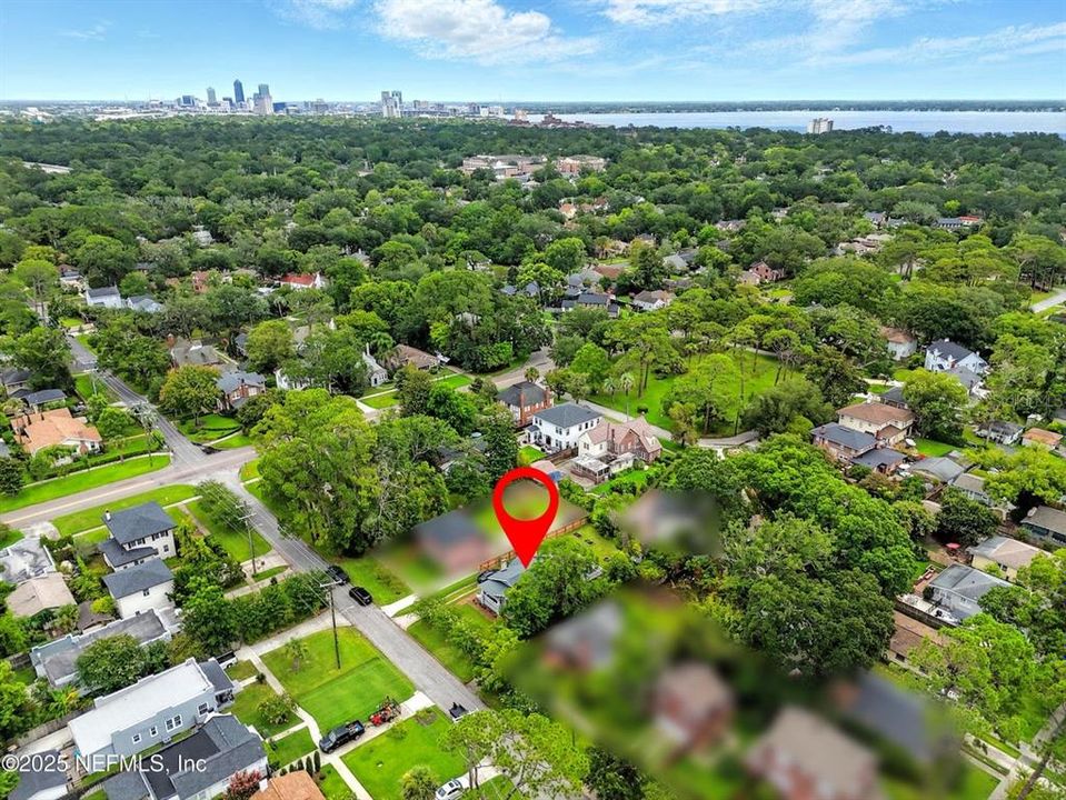 For Sale: $435,000 (2 beds, 2 baths, 1277 Square Feet)