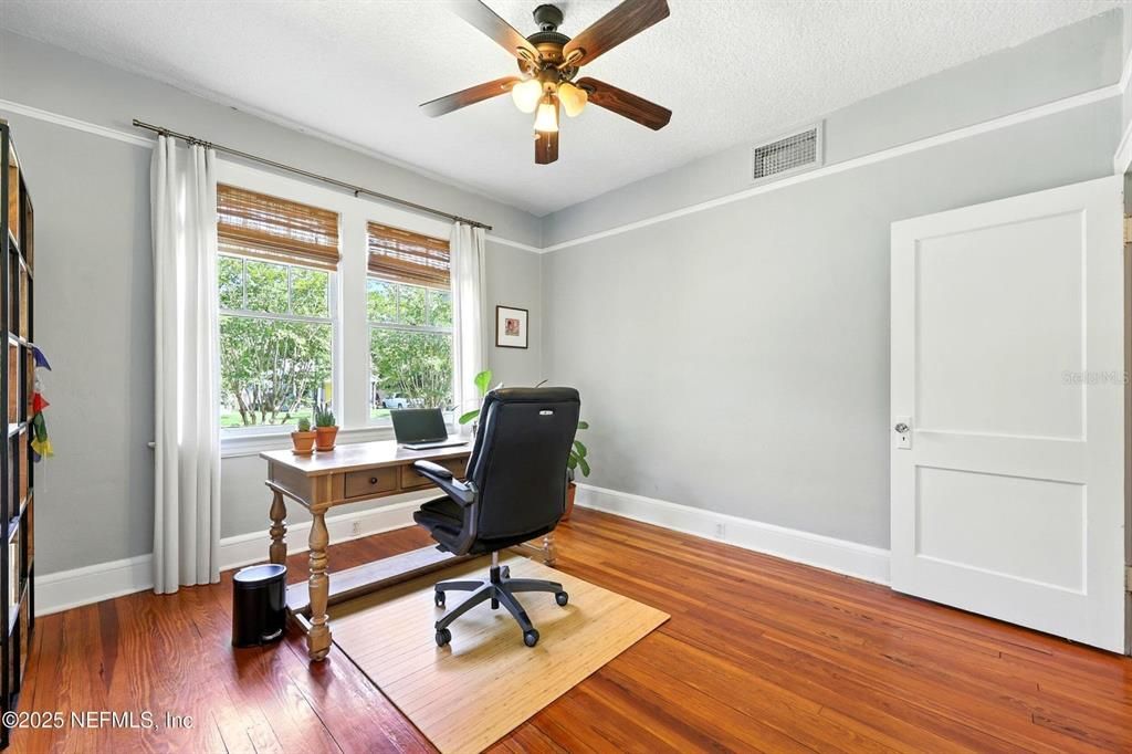 For Sale: $435,000 (2 beds, 2 baths, 1277 Square Feet)