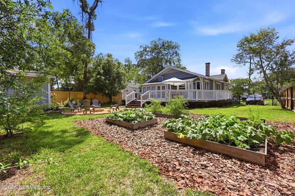 For Sale: $435,000 (2 beds, 2 baths, 1277 Square Feet)