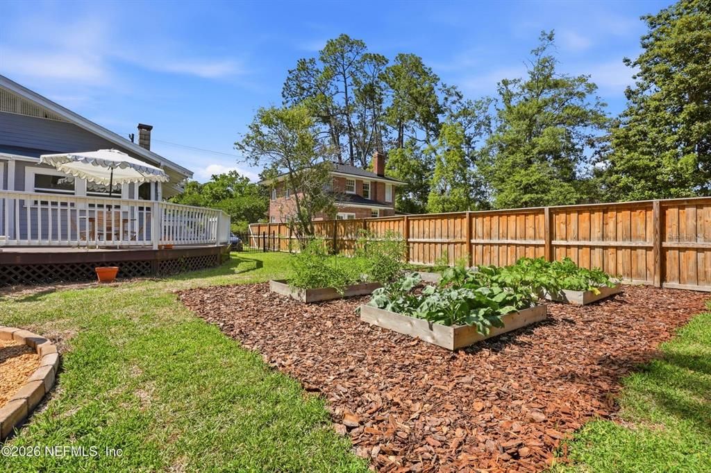 For Sale: $435,000 (2 beds, 2 baths, 1277 Square Feet)