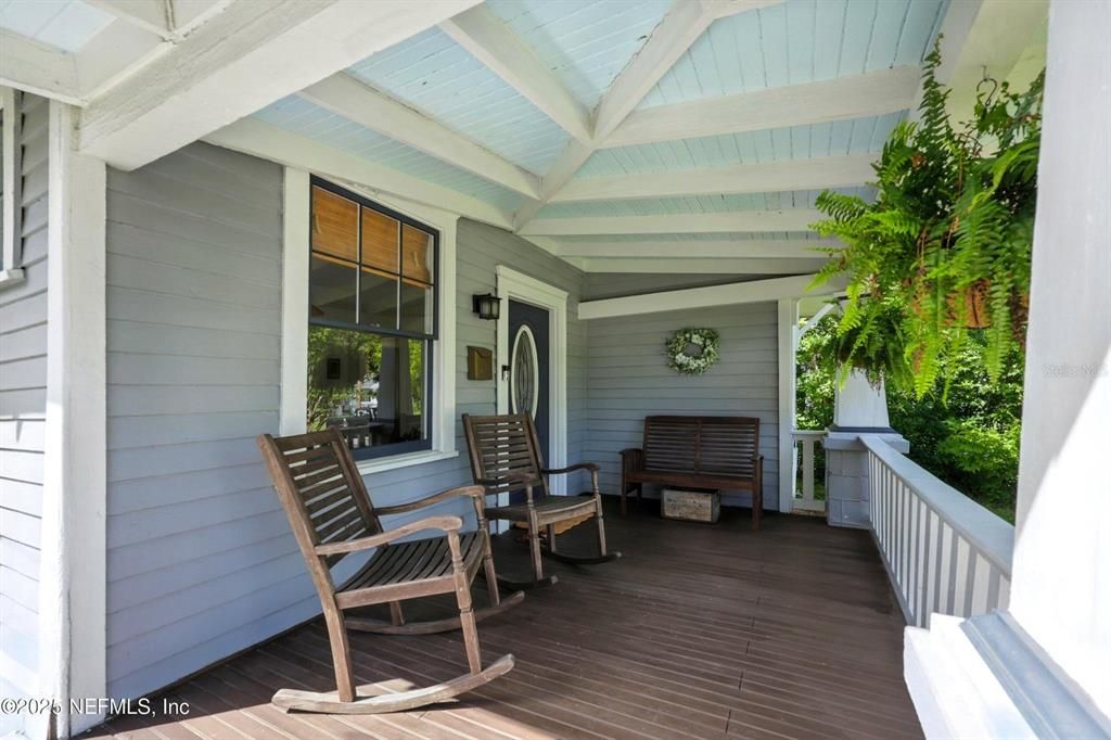 For Sale: $435,000 (2 beds, 2 baths, 1277 Square Feet)