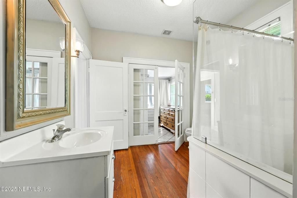 For Sale: $435,000 (2 beds, 2 baths, 1277 Square Feet)
