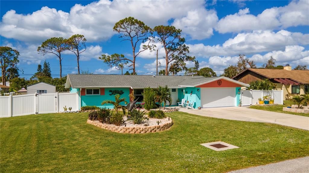 For Sale: $450,000 (3 beds, 2 baths, 1642 Square Feet)