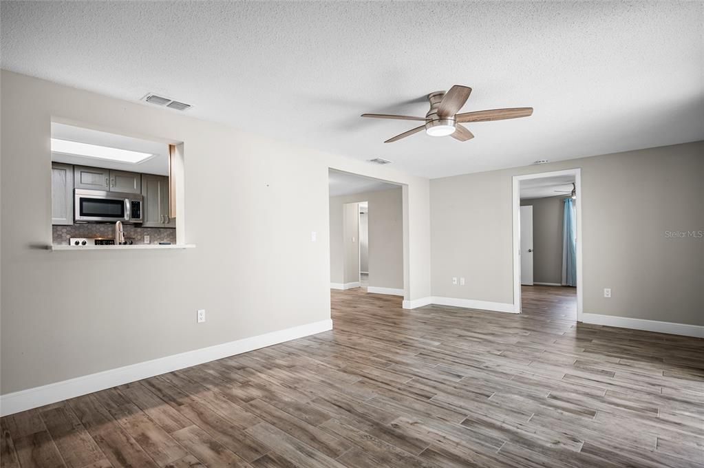 For Sale: $450,000 (3 beds, 2 baths, 1642 Square Feet)