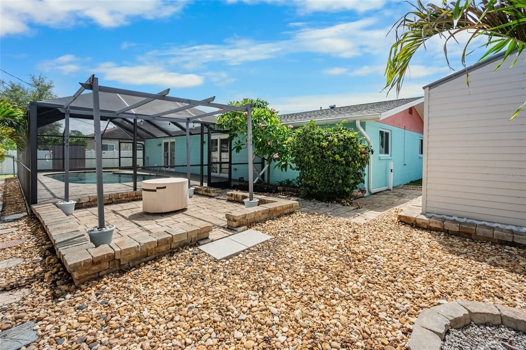 For Sale: $450,000 (3 beds, 2 baths, 1642 Square Feet)