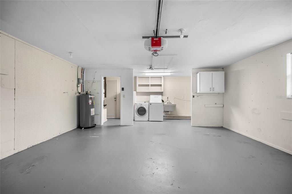 For Sale: $450,000 (3 beds, 2 baths, 1642 Square Feet)