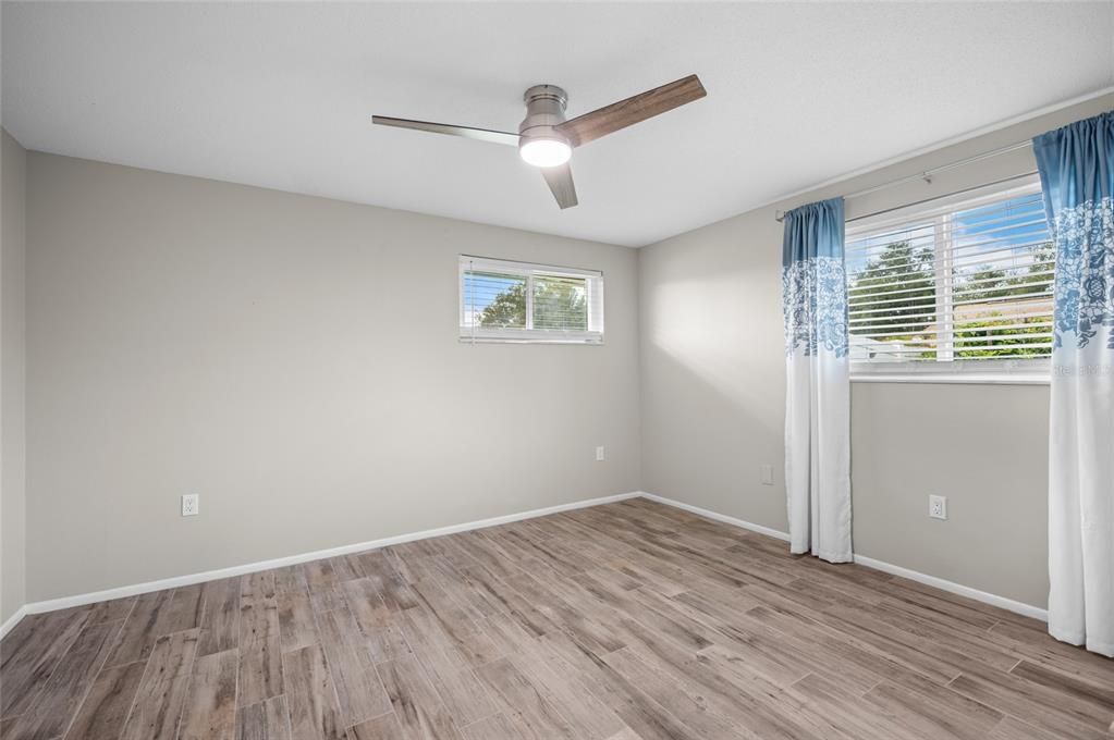 For Sale: $450,000 (3 beds, 2 baths, 1642 Square Feet)