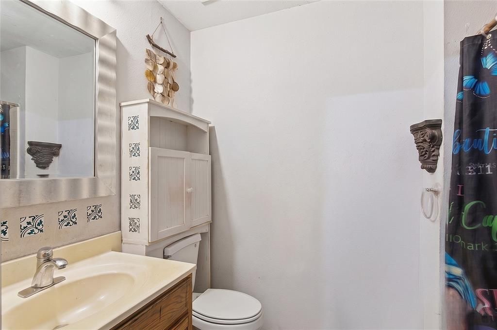 На продажу: $239,900 (4 спален, 2 ванн, 1768 Квадратных фут)