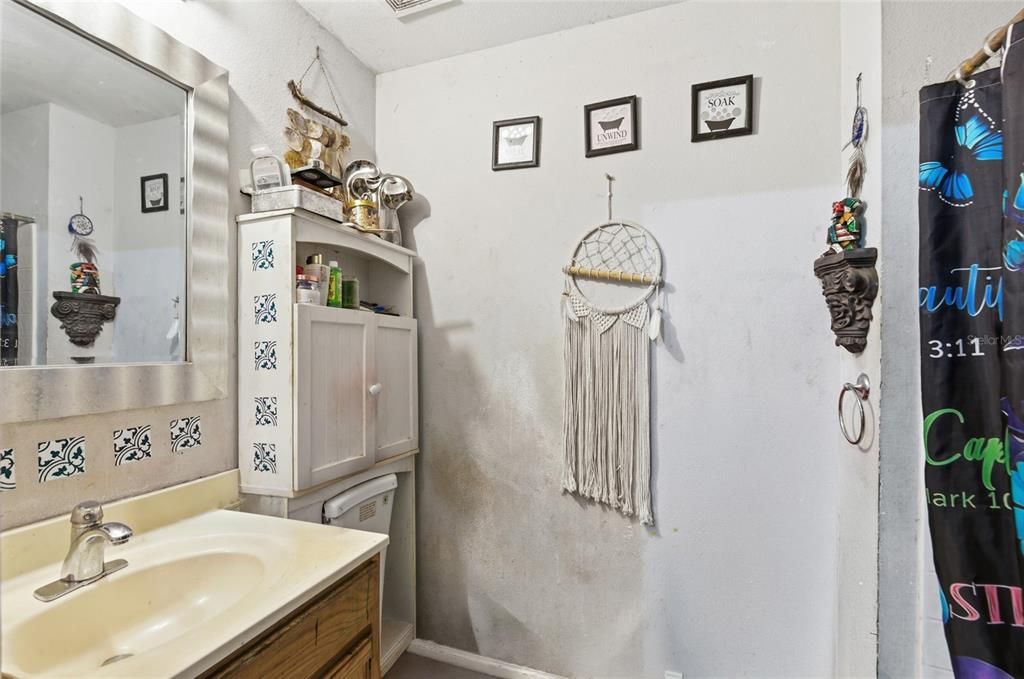 На продажу: $239,900 (4 спален, 2 ванн, 1768 Квадратных фут)